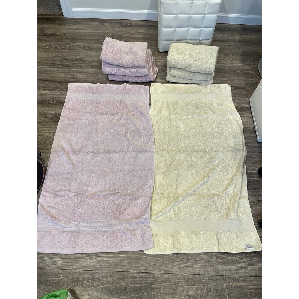 8 bath towels , 2 Hand and 3 washcloths